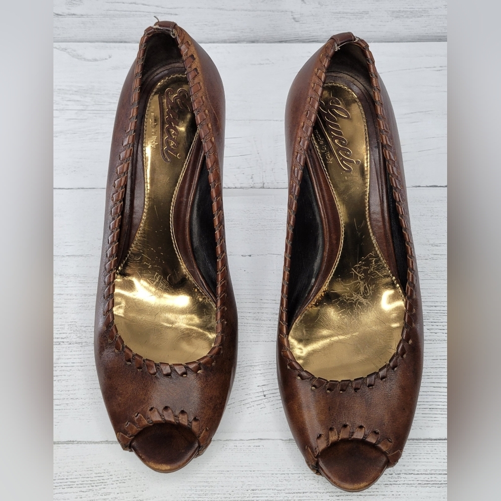 GUCCI Sophia Pump, Leather, Size 38 1/2. - Picture 2 of 12